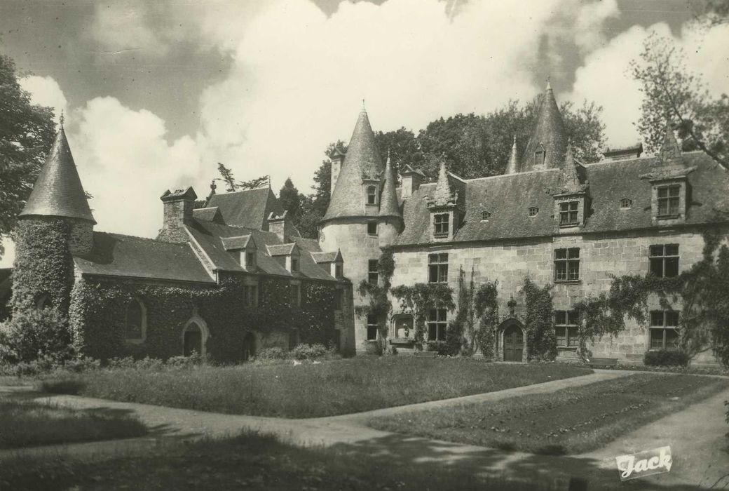 Château de Lesmaës : ensemble sud-est, vue générale