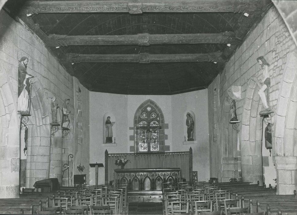 Eglise Saint-Pierre : Nef, vue générale