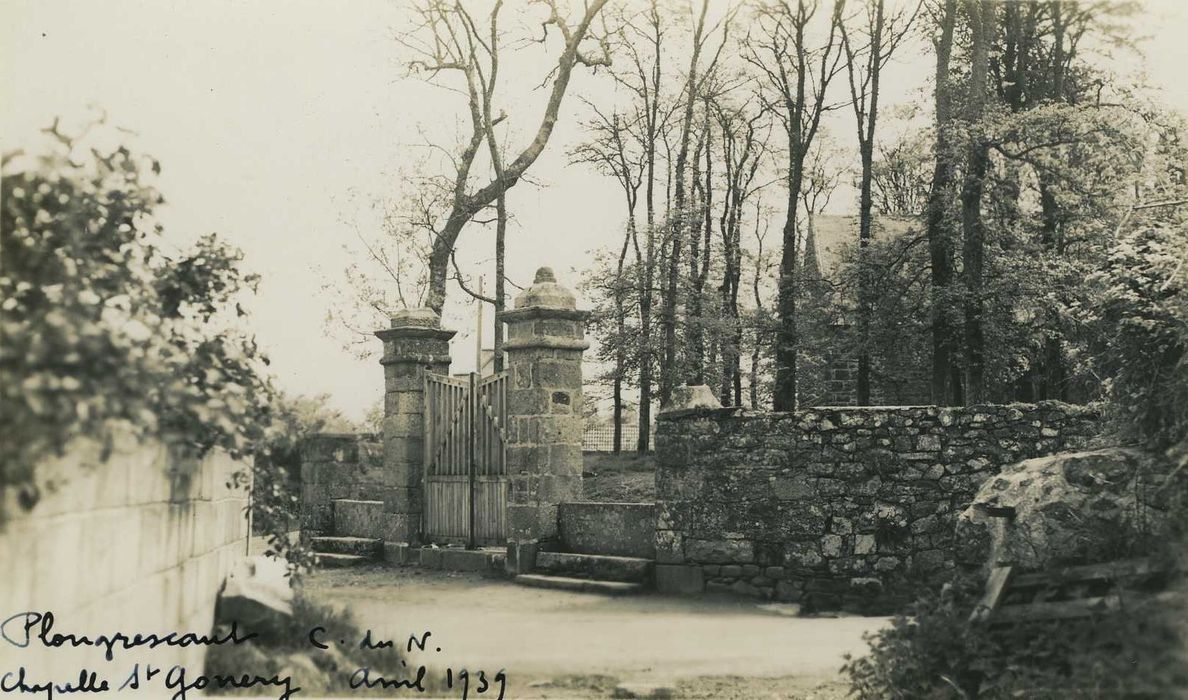 Chapelle Saint-Gonéry et cimetière : Enclos, vue partielle