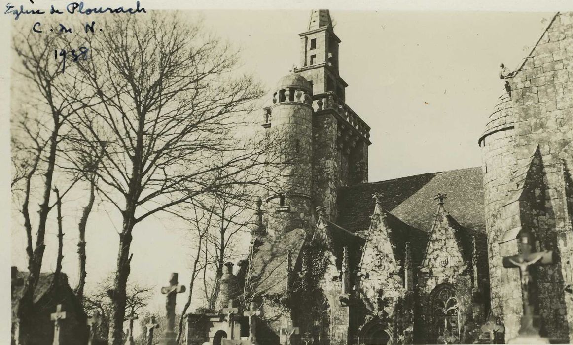 Eglise Notre-Dame et calvaire