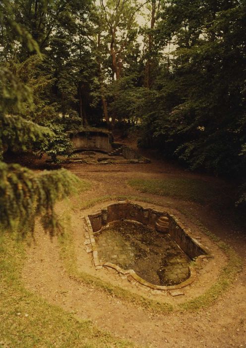 Fontaine des Carmes : Bassin, vue générale