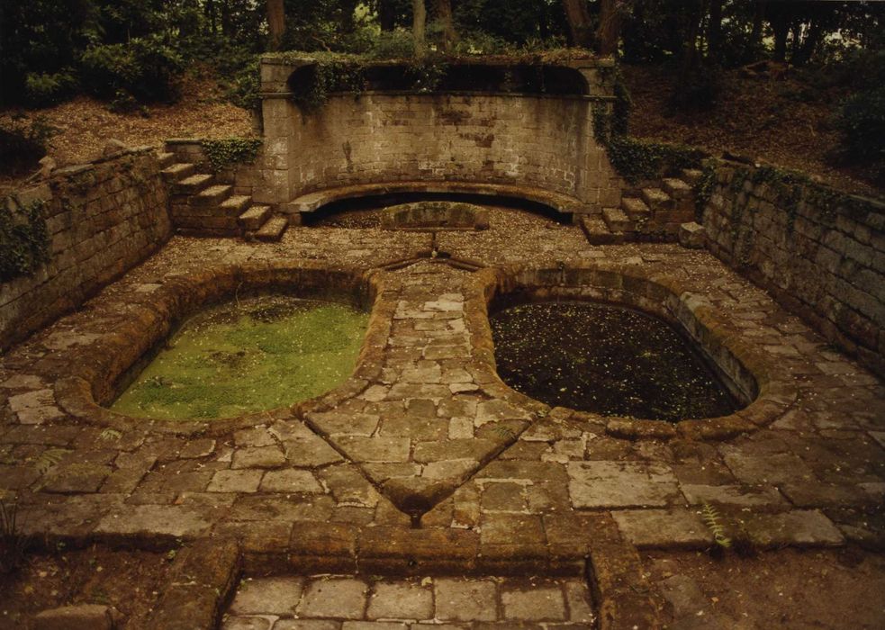 Fontaine des Carmes : Bassin, vue générale