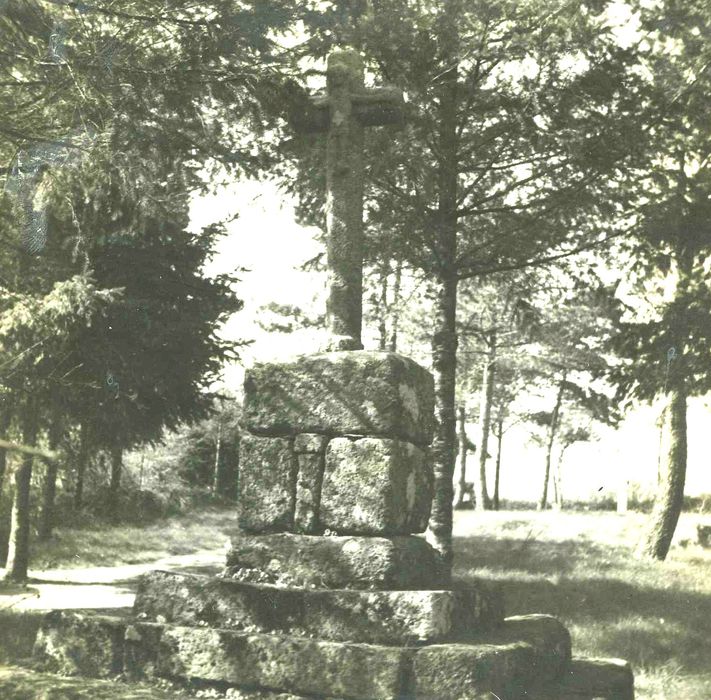 Chapelle de Burthulet : Calvaire, vue générale