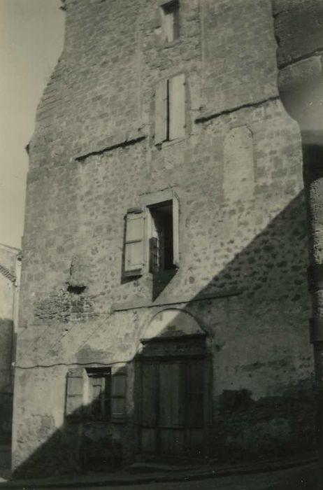 Ancienne église Notre-Dame dou Mercadilh : Façade occidentale, vue partielle