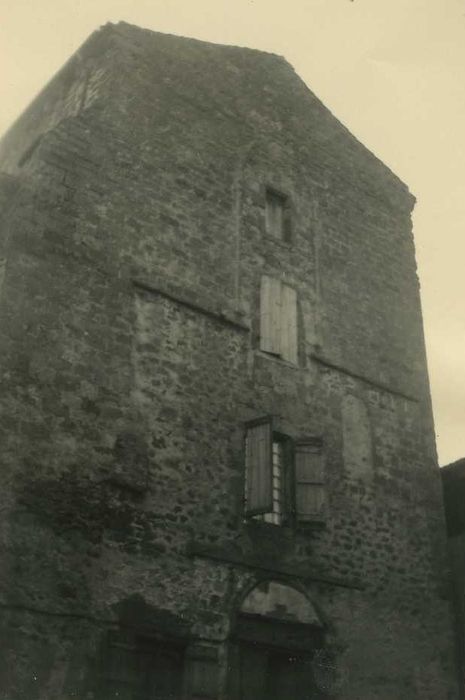 Ancienne église Notre-Dame dou Mercadilh : Façade occidentale, vue partielle