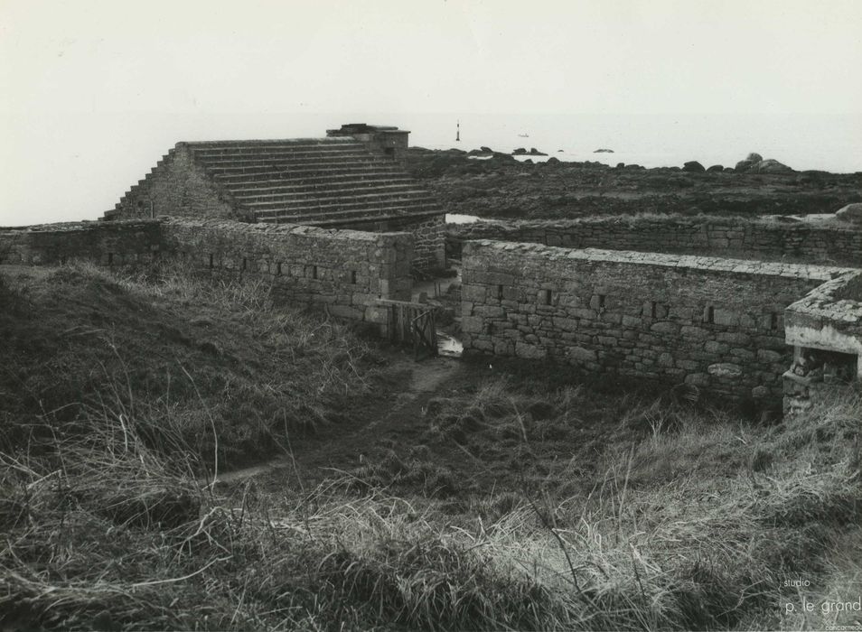 Fort du Cabellou : Vue générale du fort dans son environnement