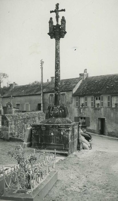 Cimetière : Calvaire, vue générale