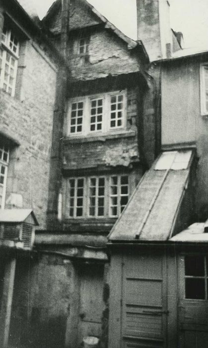 Maison de bois : Façade postérieure, vue générale