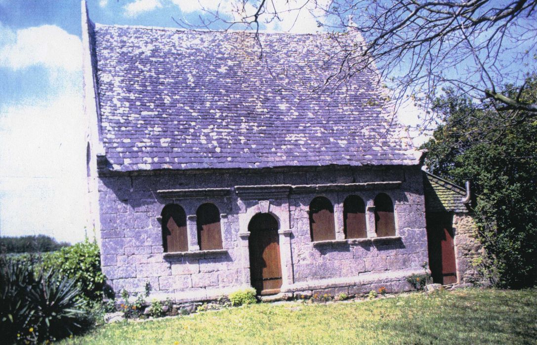 Ancienne église Saint-Aurélien, au Vieux Bourg : Ossuaire, vue générale