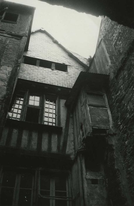 Maison dite à lanterne : Cour intérieure, vue générale de la façade