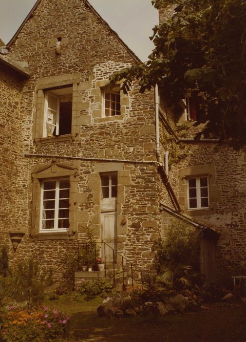 Maison des Petits Palets, dite aussi des Plaids : Façade sur cour, vue partielle