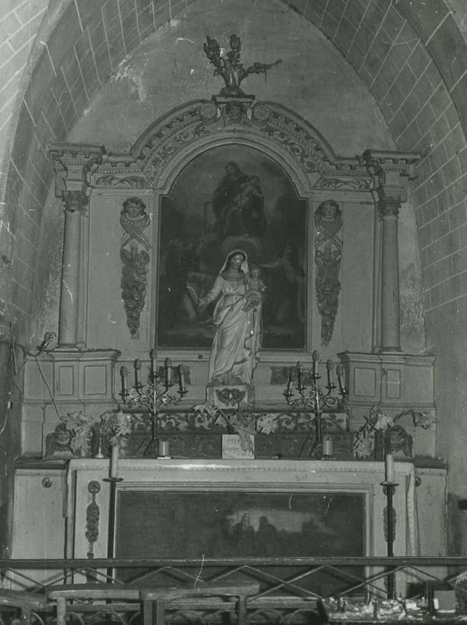 retable de l'autel secondaire sud et son tableau : Le Rosaire