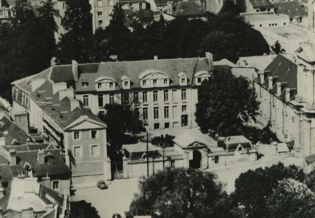 Ancienne abbaye Saint-Melaine : Ensemble sud, vue générale