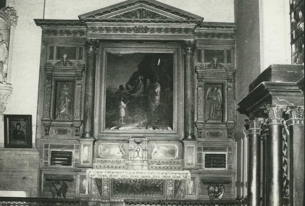 autel et retable de droite avec sa statue : Vierge à l'Enfant et son tableau : Multiplication des pains - © Ministère de la Culture (France), Médiathèque du patrimoine et de la photographie, tous droits réservés