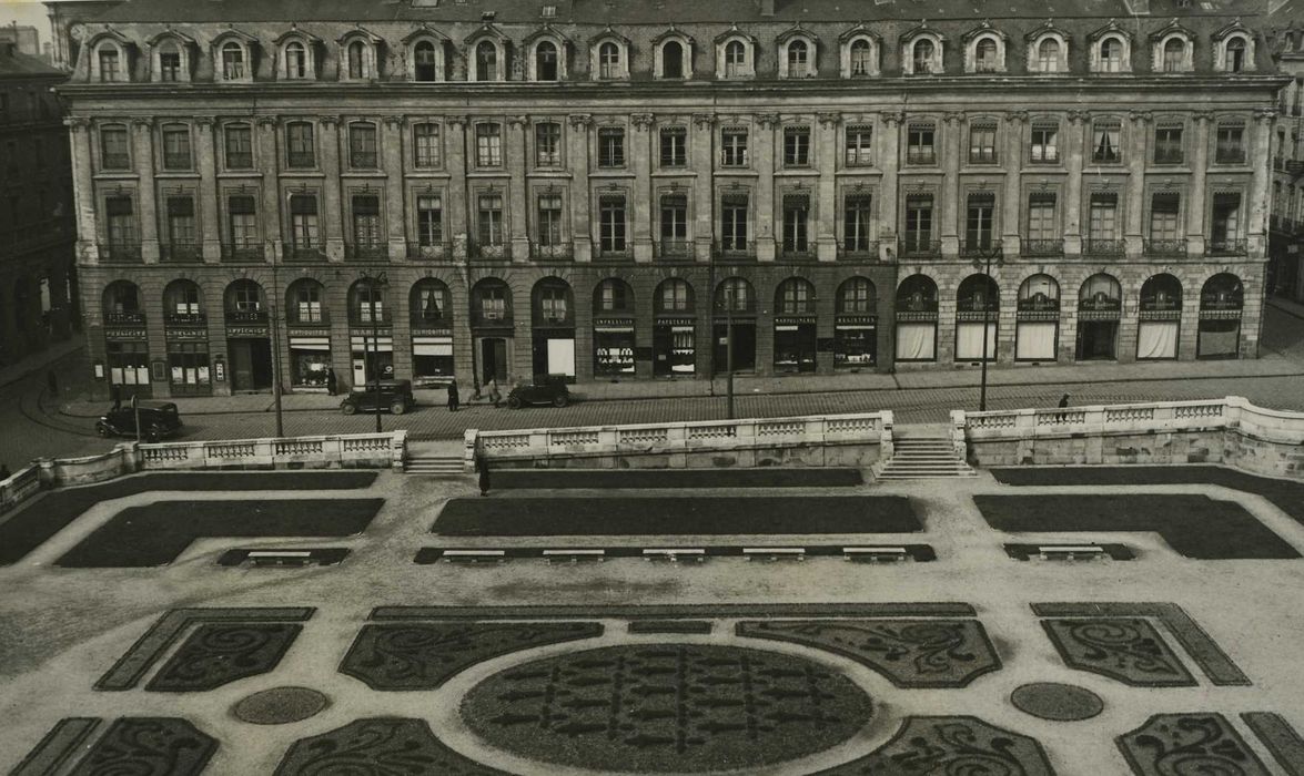 Place du Parlement de Bretagne : Vue générale en direction de l’ouest