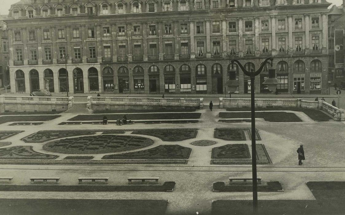 Place du Parlement de Bretagne : Vue générale en direction de l’est