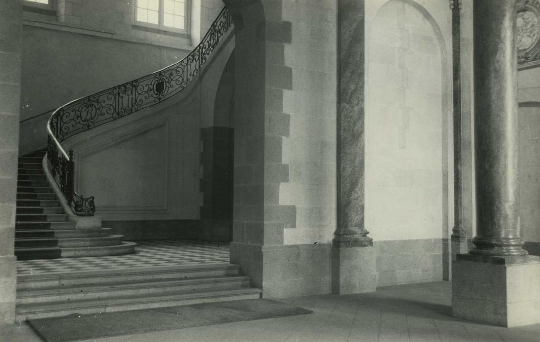 Hôtel de ville : Escalier d’honneur, vue générale