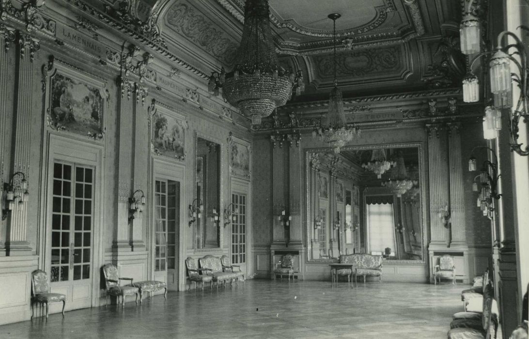 Hôtel de ville : Salle des fêtes, vue générale