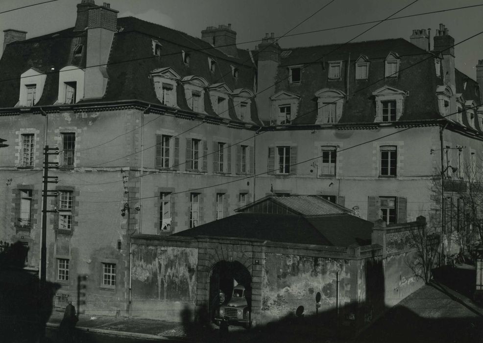 Ancien hôtel du Molant : Façade sur rue, vue générale