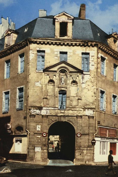 Immeuble : Façade sur rue, vue générale