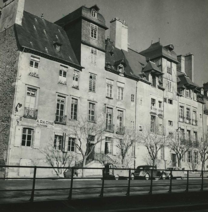 Maison, dite aussi hôtel Racapé de la Feuillée, maison, dite Hôtel de la Louvre ou de la Noue : Façades sur rue, vue générale