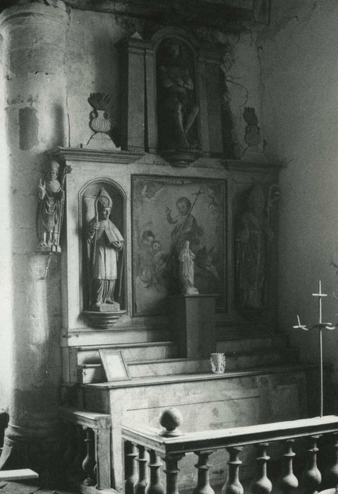 autel et retable du transept sud : Tableau de l’Enfant sauveur, statues de saint Méen et saint Patern