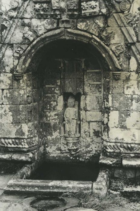 Fontaine de la Trinité : Vue partielle