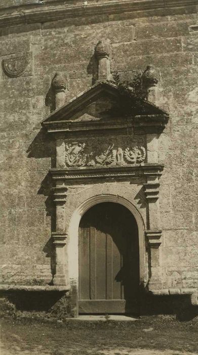 Chapelle Notre-Dame de Kerdroguen : Portail occidental, vue générale