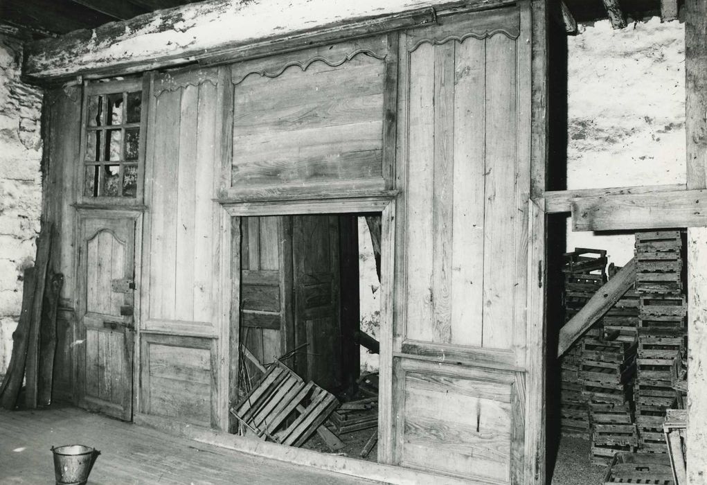 Manoir de Le May, appelé aussi Le Mée, ou Lemais : Chambre, lambris de revêtement, vue générale