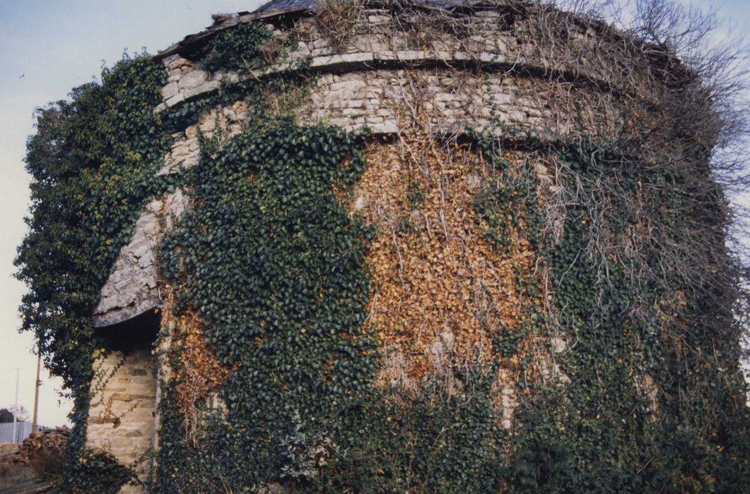 Manoir de Le May, appelé aussi Le Mée, ou Lemais : Pigeonnier, vue générale