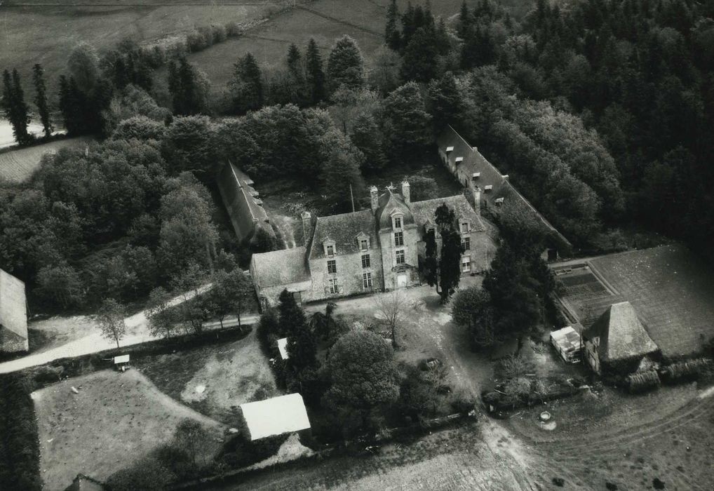 Domaine du Coscro : Vue aérienne, vue générale du domaine dans son environnement