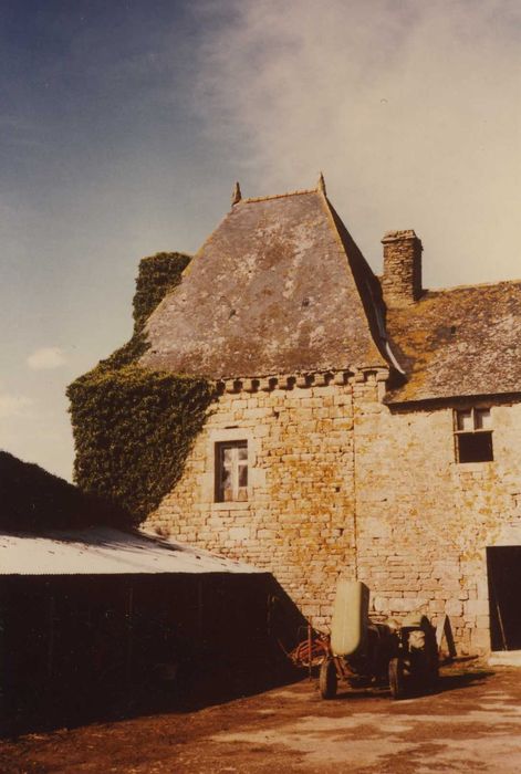 Manoir de Kerduel : Façade non localisée, vue générale