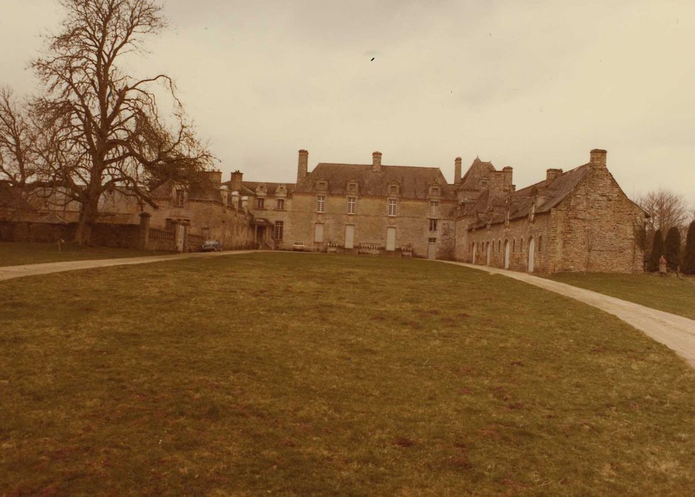 Château de la Grationnaye : Ensemble est, vue générale