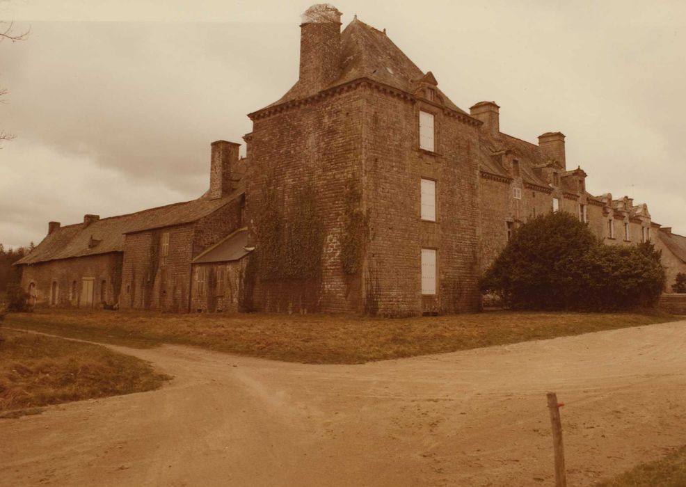 Château de la Grationnaye : Ensemble nord-ouest, vue générale