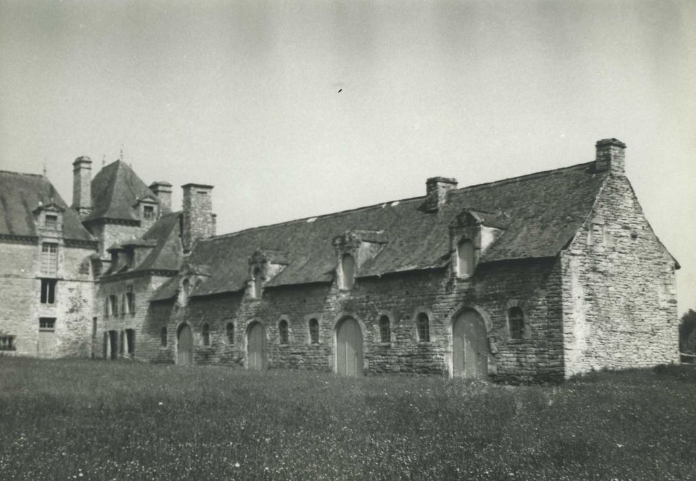 Château de la Grationnaye : Communs, aile nord, façade sud, vue générale