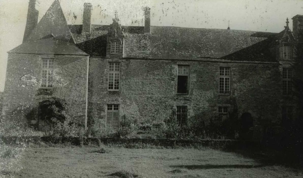 Château de Callac : Façade sud-ouest, vue générale