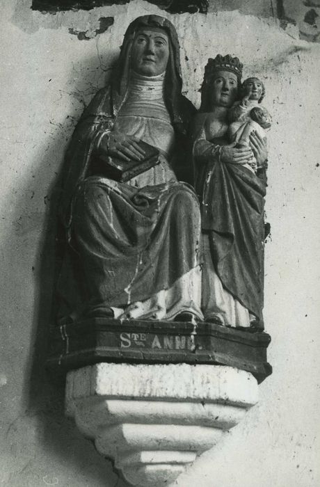 groupe sculpté : sainte Anne, la Vierge et l'Enfant