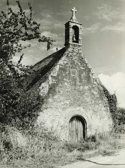 Chapelle Sainte-Hélène : Façade occidentale, vue générale