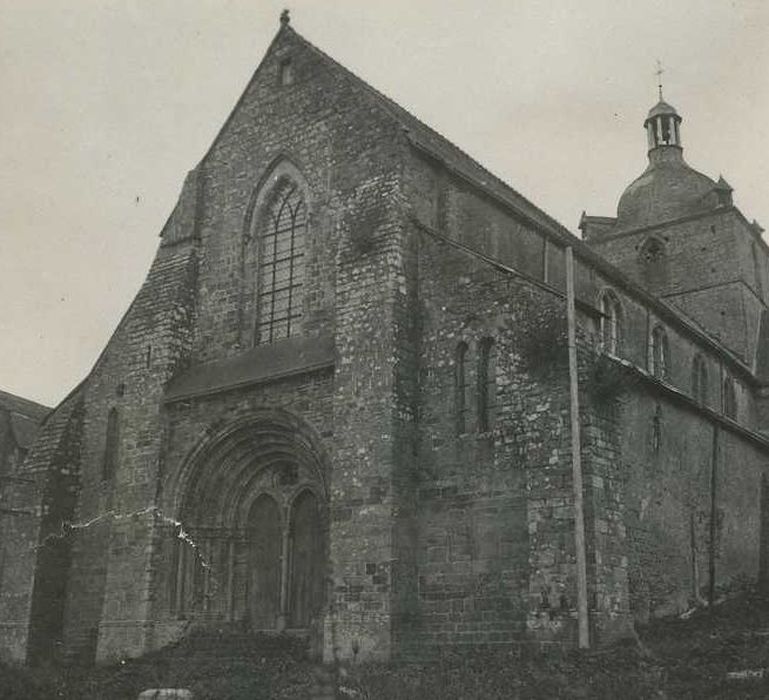 Eglise de la Trinité : Façade occidentale, vue générale