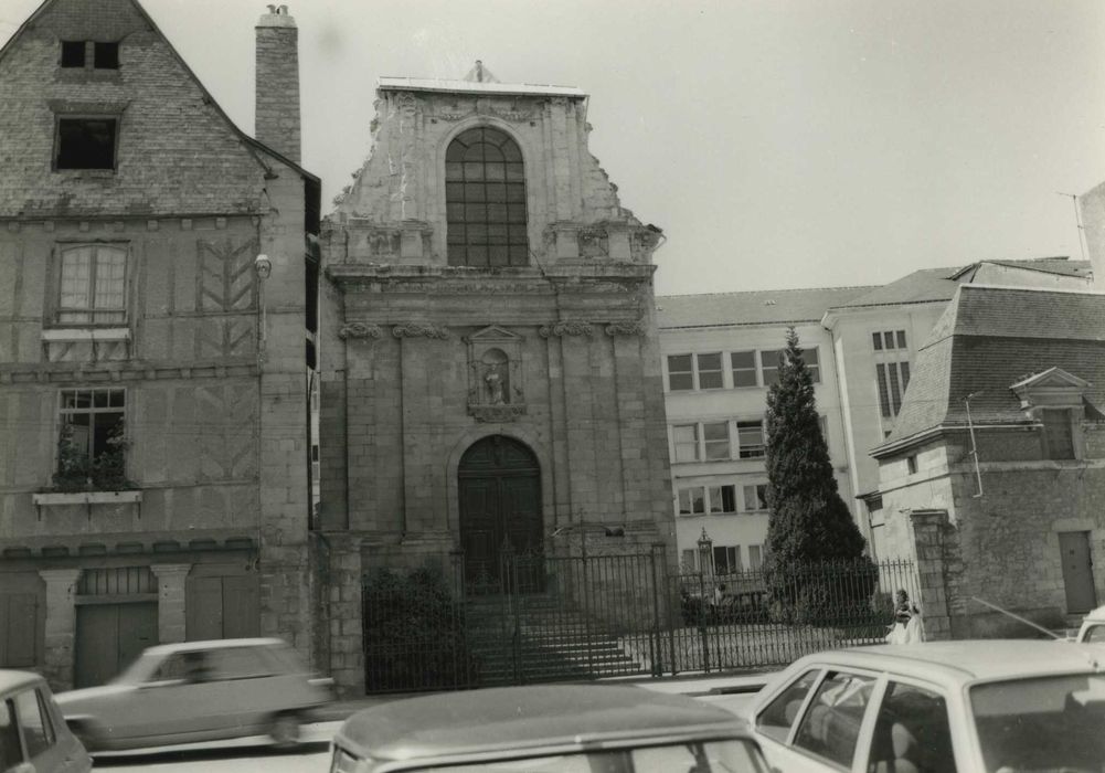 Chapelle des Ursulines : Façade est, vue générale