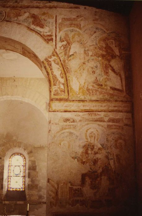 Eglise Saint-Germain : Peintures monumentales, mur est de la nef, vue partielle