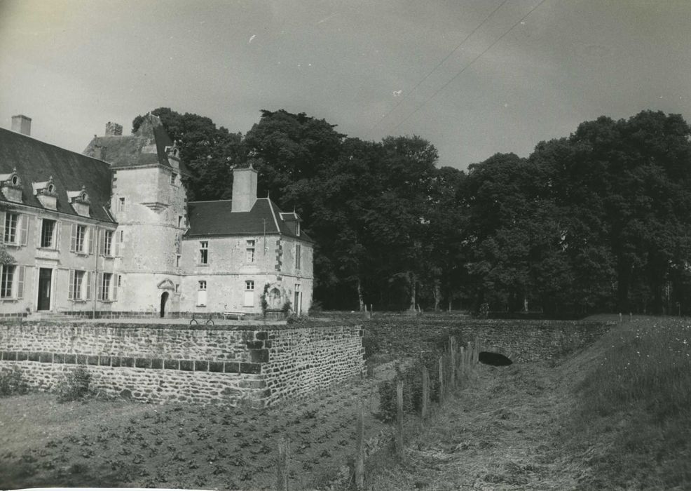 Château de la Vallée : Ensemble sud, vue partielle