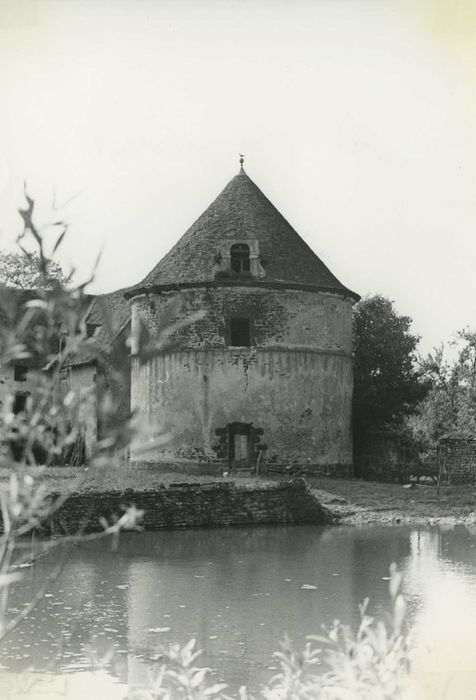 Château de la Vallée : Pigeonnier, vue générale