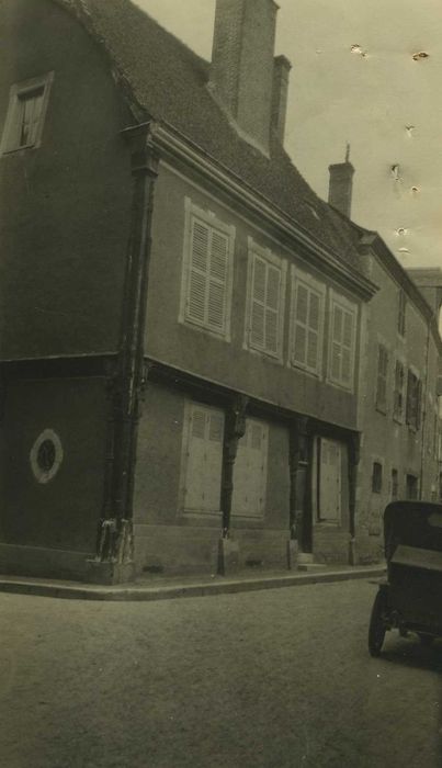 Maison : Façades sur rue, vue générale