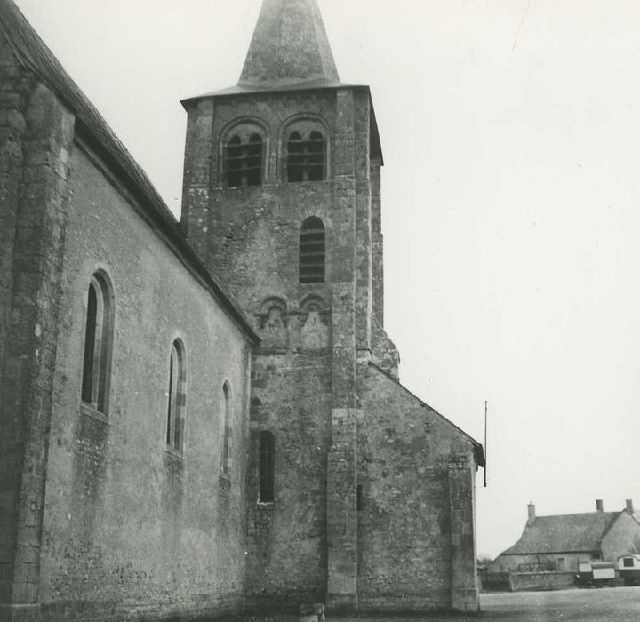 Eglise Saint-Ludre : Façade latérale sud, vue partielle