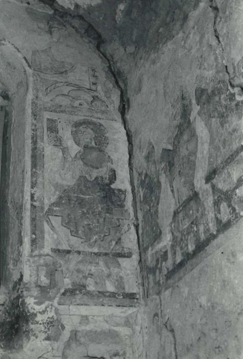 Eglise Saint-Hugues : Peintures monumentales du choeur, détail de l’angle sud-est