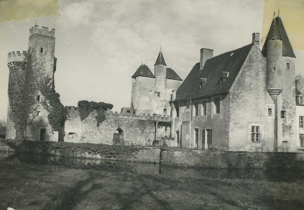 Château : Ensemble sud-ouest, vue générale