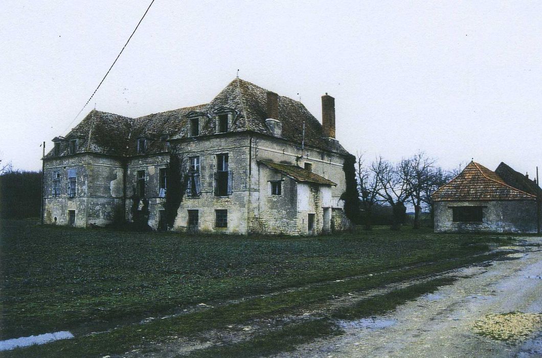 Château de Châteaufer : Ensemble sud-ouest, vue générale