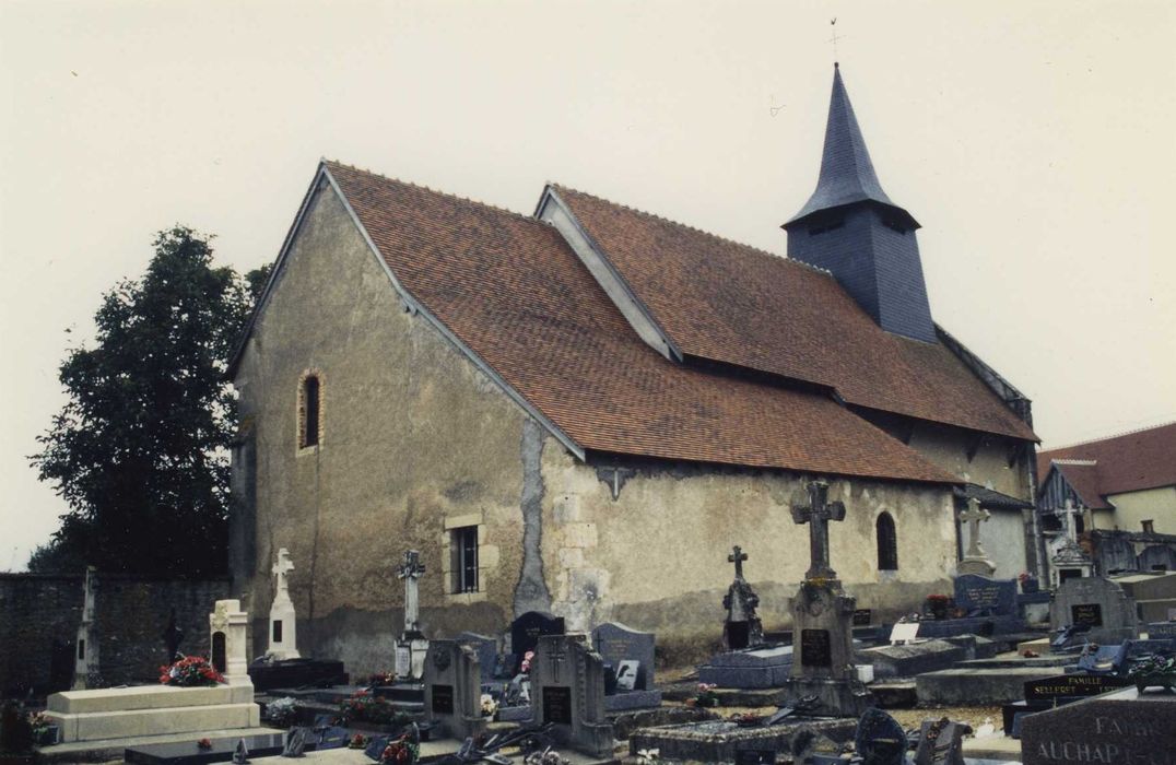 Eglise du prieuré Saint-Germain de La Celle : Ensemble nord-est, vue générale