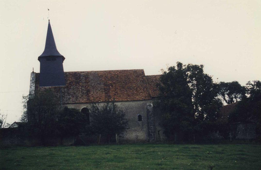 Eglise du prieuré Saint-Germain de La Celle : Façade latérale sud, vue générale